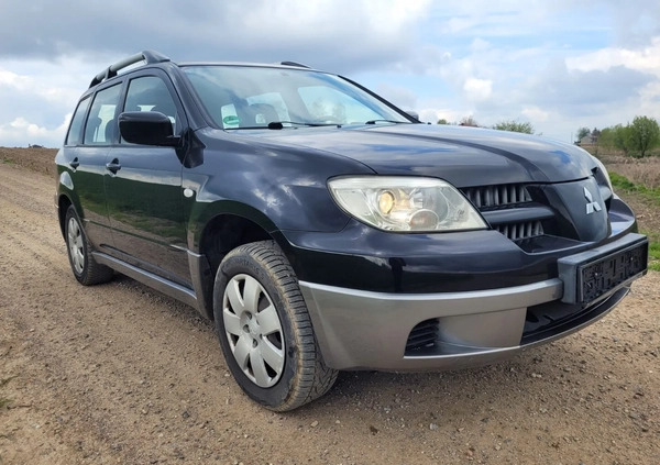 Mitsubishi Outlander cena 14900 przebieg: 214100, rok produkcji 2005 z Chełmno małe 29